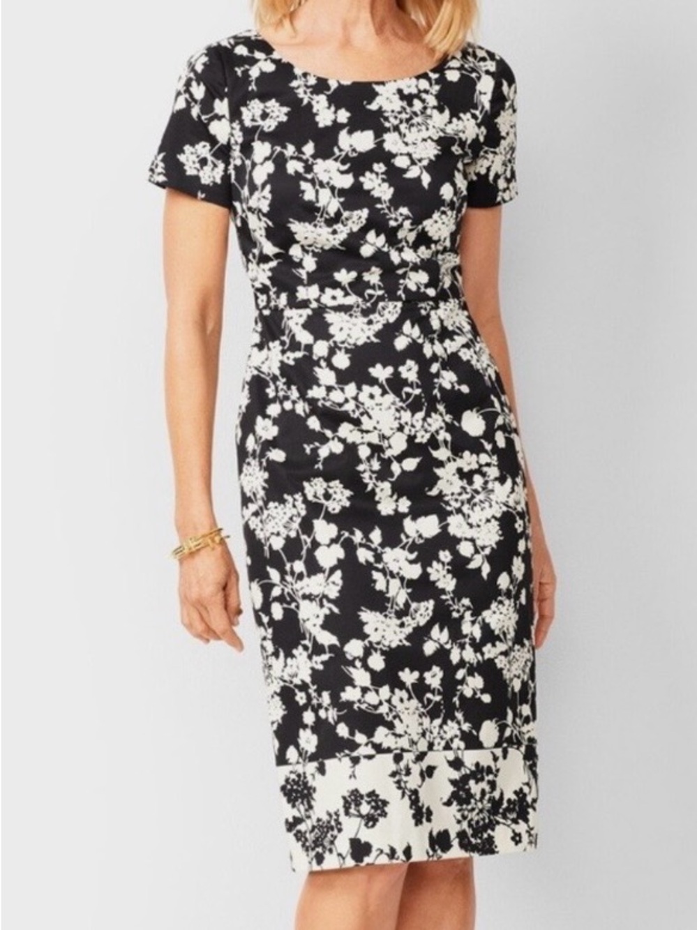 Talbots Black and White Floral Bateau Neck Midi Sheath Dress - Size: 6